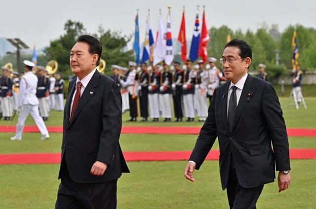 日韩首脑“强行绑定” 是想达成什么目标？对中国有何影响？