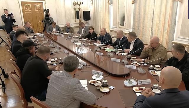 普京称乌方反攻未成功蒙受重大损失 乌方应对卡霍夫卡水电站悲剧负责！