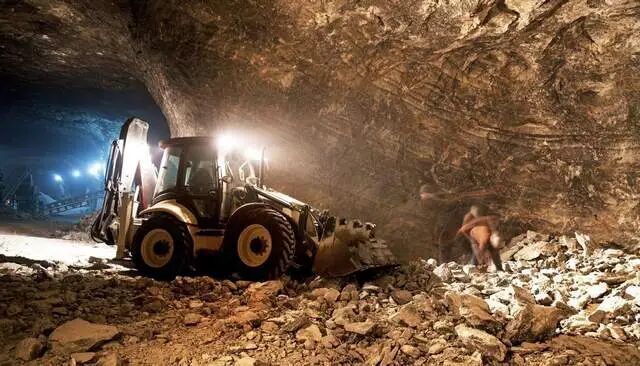 韩国狂砸2000万，拼命挖中国墙角，结果被越南‘反将一军’