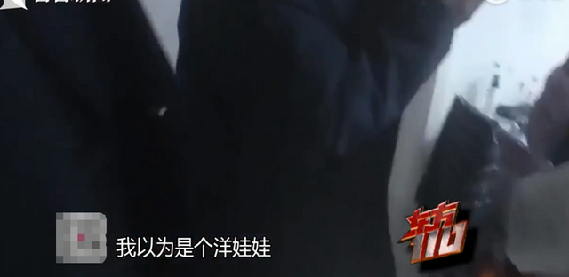 目瞪口呆！女子趁午休回家生娃后放在邻居家门口继续上班
