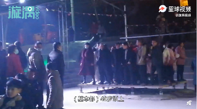 河南村民自建野外迪厅蹦迪，每天都有人去蹦迪