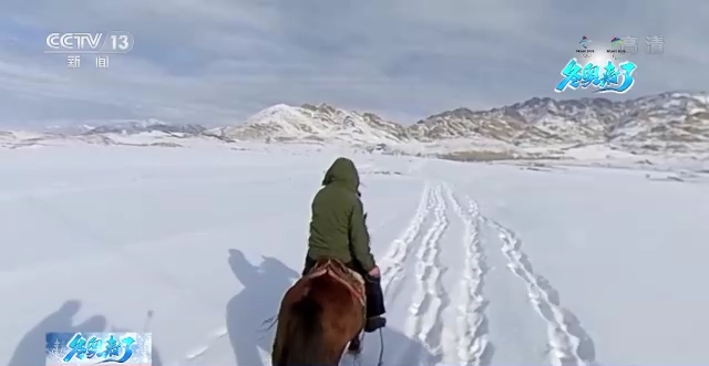 1万年前岩画记载人类滑雪姿态