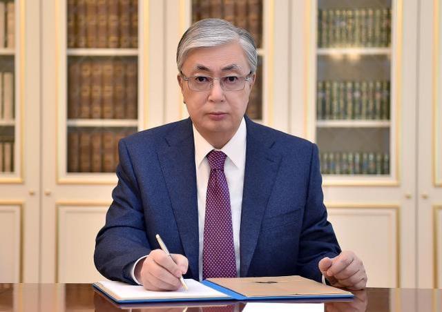 哈萨克斯坦新一届政府正式成立 阿里汗·斯迈洛夫被任命为政府总理