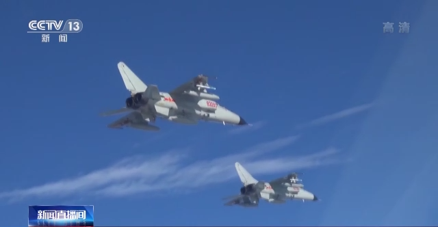 新年度首飞！南部战区海军航空兵演练超低空突防