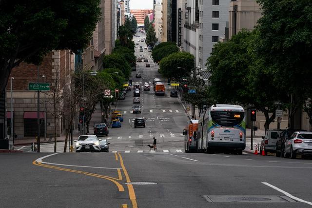 加州翻车事故致中国留学生1死3伤