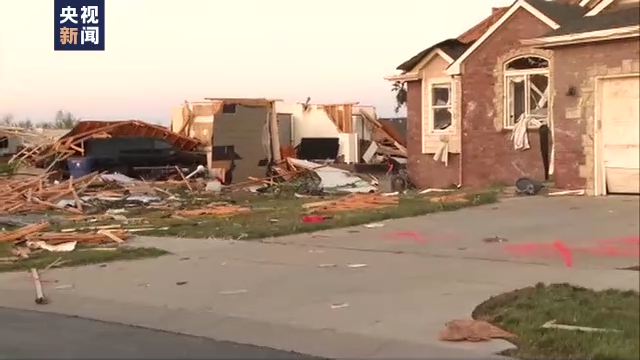 美国龙卷风灾情严重 上千建筑受损