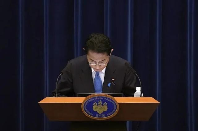 日本首相就“统一教”问题鞠躬道歉 接受各界批评