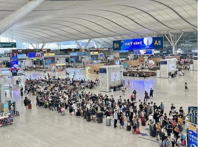 倡导就地过节 国内航线均价降29%