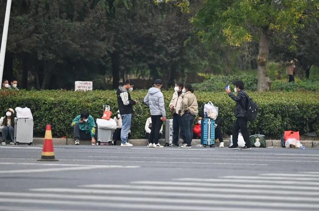 富士康生产iPhone的年轻人不够了：推荐一人奖500