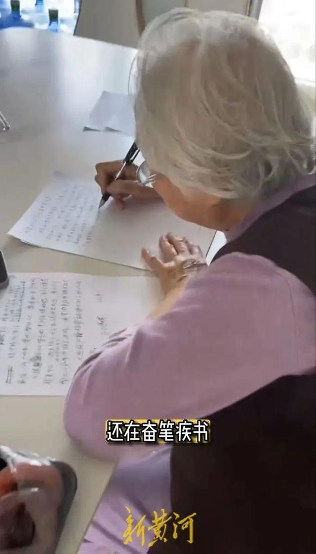 85岁老人被要求“证明你妈是你妈”陷困境 网友问DNA能证明吗