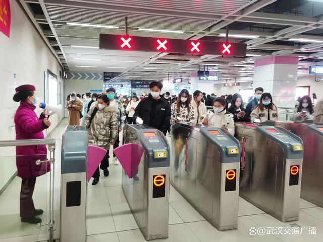 城市活力满格，武汉地铁客流重返“400万+”