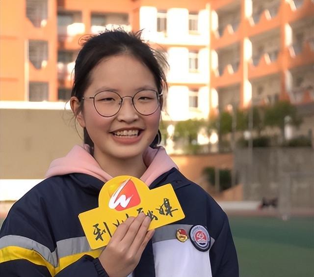 15岁女孩被保送西安交大，初中直读硕士 不用参加中高考，直言家长不要让学生死磕学习