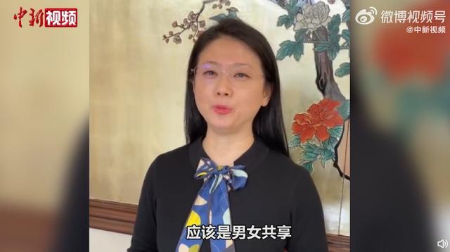 这位代表建议男女共享产假，曾被成为“最美医生”