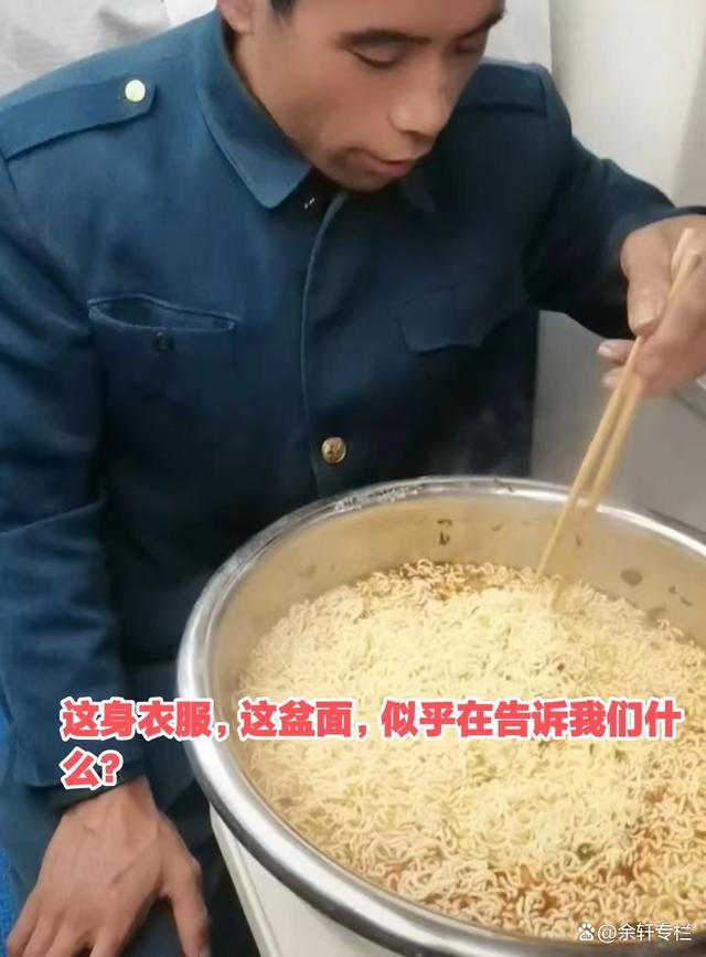 民工一顿吃10包方便面，他却说只要干活这不算什么