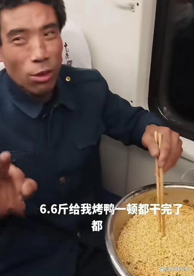 民工一顿吃10包方便面，他却说只要干活这不算什么