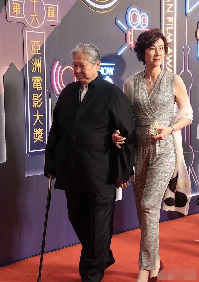 梁朝伟领奖的反应 是社恐代言人没错了 
