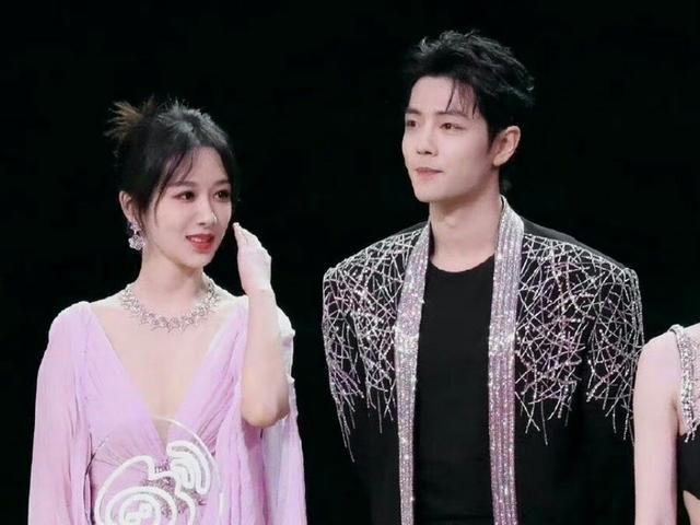 杨紫肖战同框梦回顾医生了！肖战粉丝应援做公益被赞，真是粉随正主了！