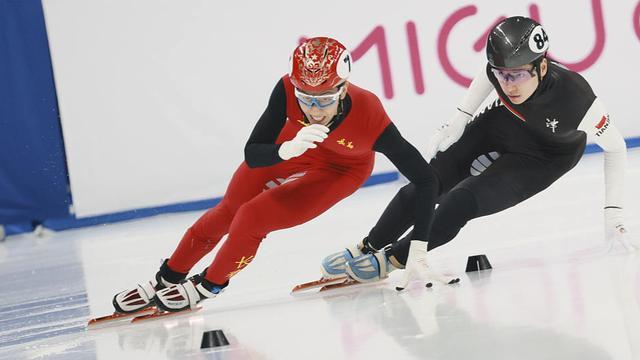 孙龙夺得全国短道速滑冠军赛男子1500米冠军，刘少昂摘铜