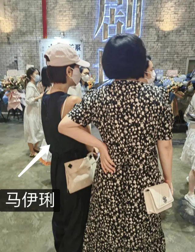 演员文章38岁满头白发，看起来憔悴无比 多次复出效果不佳