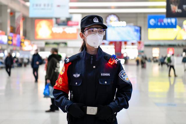 父亲牺牲后儿子继承警号，007704，重启！