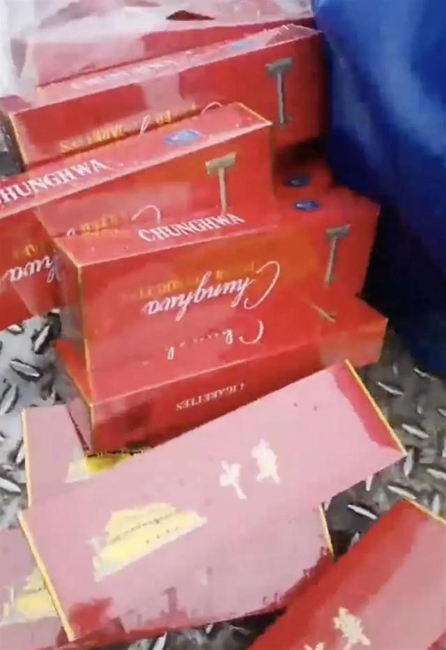 渔民捞到大量漂流香烟，不乏名贵品牌边捞边喊“发财啦”，已移交烟草部门