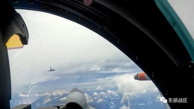  东部战区演练出动轰炸机 空军航空兵，时刻准备战斗