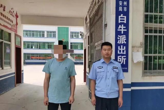 两男子给巡游花车配哀乐被拘并罚款500元！