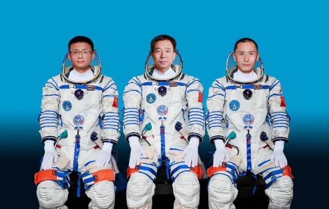 我的导师上天了！北航教授出差中国空间站