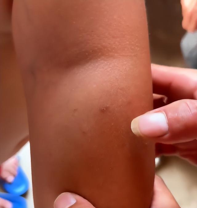 警方通报一教师虐待学生 男孩表示自己让老师不要打了但老师还是打