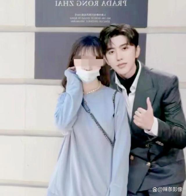 曝蔡徐坤妈妈找到中间人：摆平C女士后拒绝履行承诺！