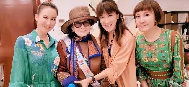 李玟自杀内情：病情恶化要家人24小时陪伴，85岁母亲最先发现她昏迷送医不舍她离开