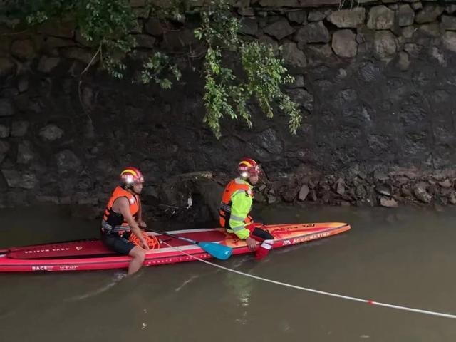 项目经理为救落水者不幸遇难 遗体已打捞上岸……