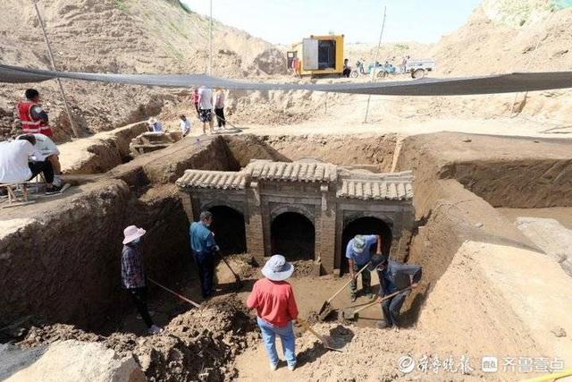 济南发现5座清代墓葬4座保存完好，可复原器物40件，具有较高的历史及学术研究价值