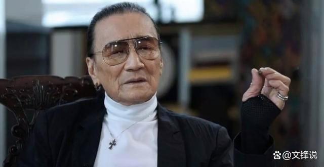 港媒曝谢贤病危入院 谢霆锋紧急返港，父子情深！