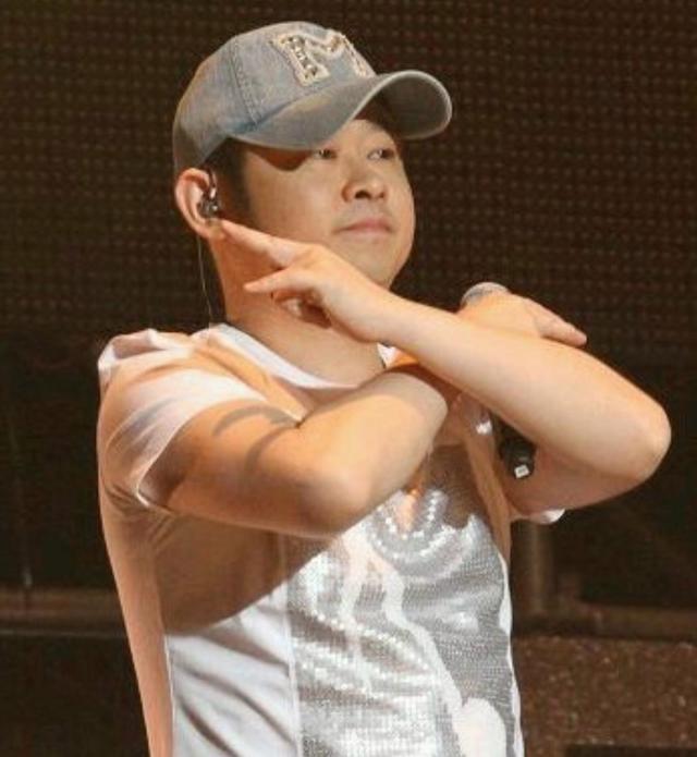 杨坤那英评论区现状有点惨 看不起刀郎成原罪了?