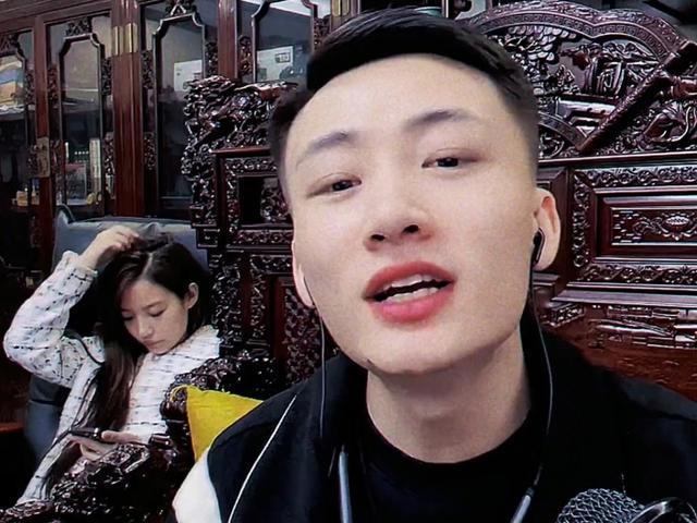 一网红扬言就要抛妻弃子 真没想到一个网红的瓜都能这么劲爆！