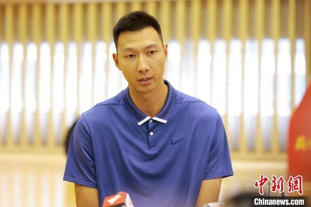 易建联宣布退役 中国男篮"08黄金一代"全员挂靴