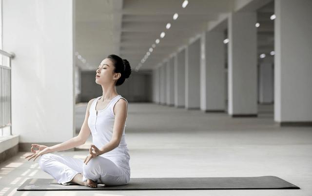 43岁优秀主米乐 M6持人因病突然去世！生前肥胖引担忧去世前20天仍在工作中(图14)