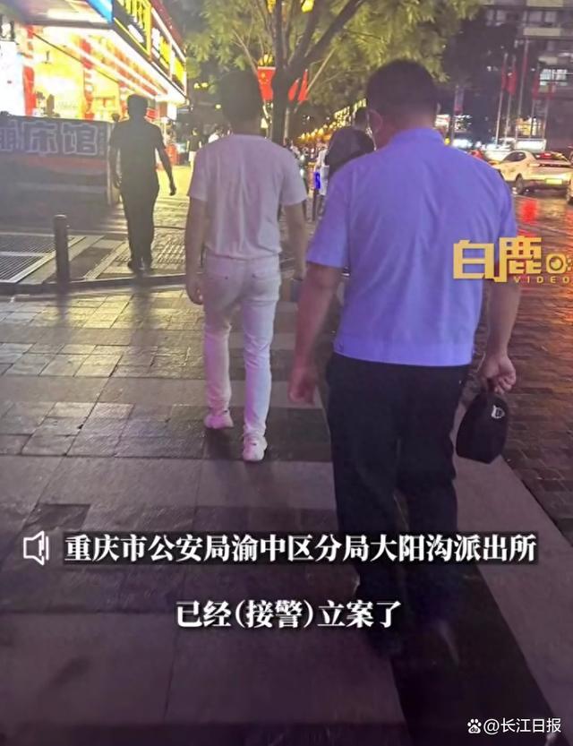 警方谈游客拒乘游船被骂 已接警立案
