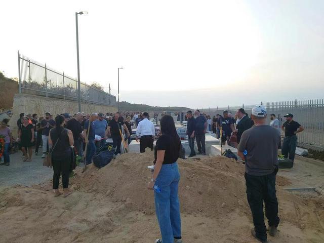 以色列华人商会：当地华人至少3人中弹