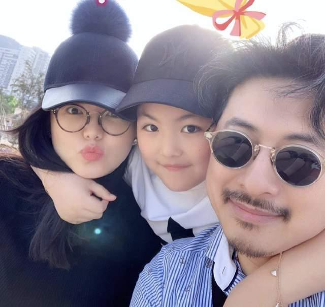 李湘王岳伦为王诗龄庆14岁生日,小姑娘变瘦变美了