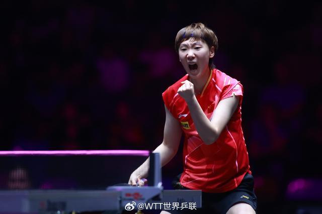 王曼昱4-1早田希娜进决赛 腿部不适申请医疗暂停 国乒锁定冠军！