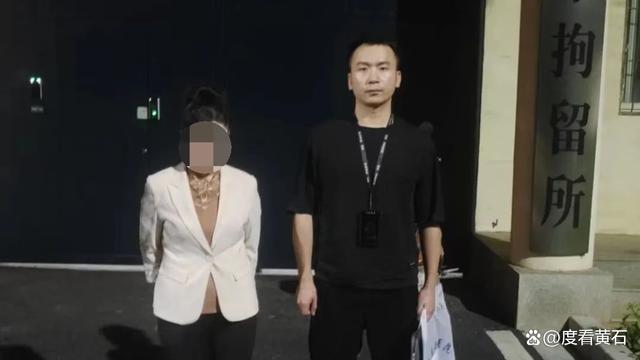 女子取款忘拔卡被别人取走1500元