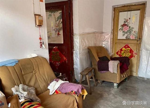 独子离世后，七旬老人带家人4年省吃俭用终还清90万欠债