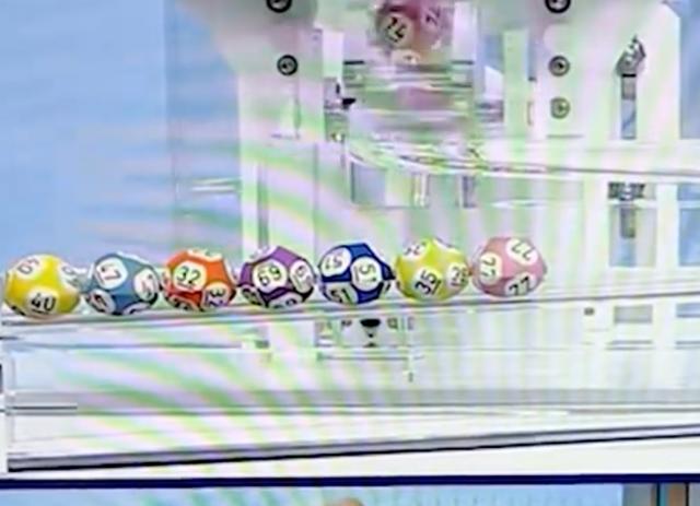 网曝福彩主持人提前播报中奖球号，随后直播立刻中断