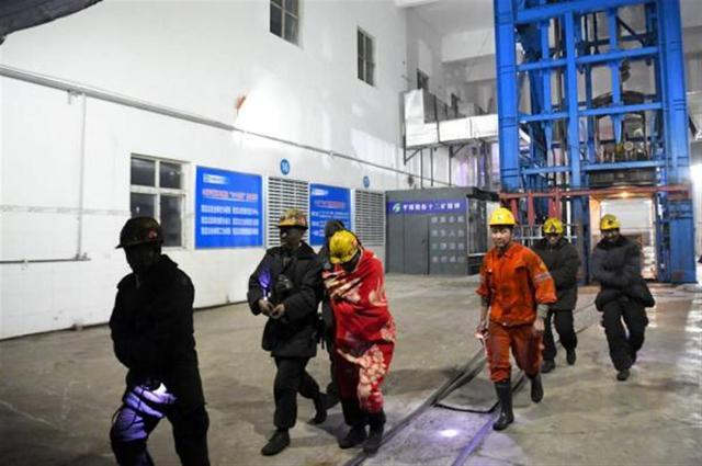 逃生矿工讲述平顶山煤矿事故后12小时 获救时不敢大声说话怕引发二次事故