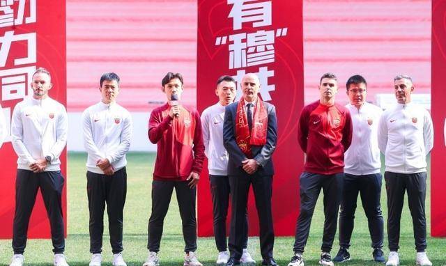 上海海港官宣6人离队 3外援在列，即将重新引援