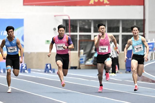 苏炳添复出首秀获亚军 全国室内男子60米跑出6秒66