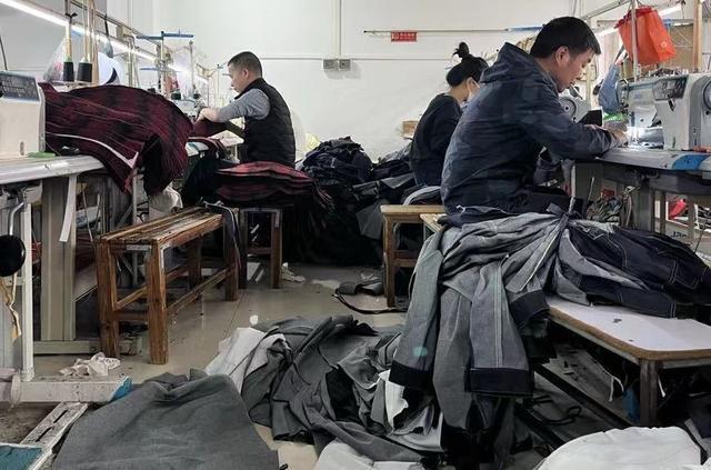 广州制衣厂日薪低于500招不到人 工人挑老板挑厂子