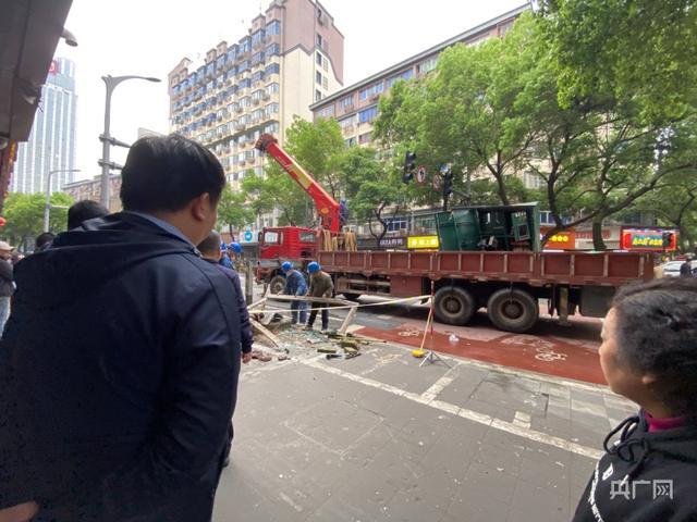 南昌公交车事故路段已恢复有序通行，已经致3死7伤